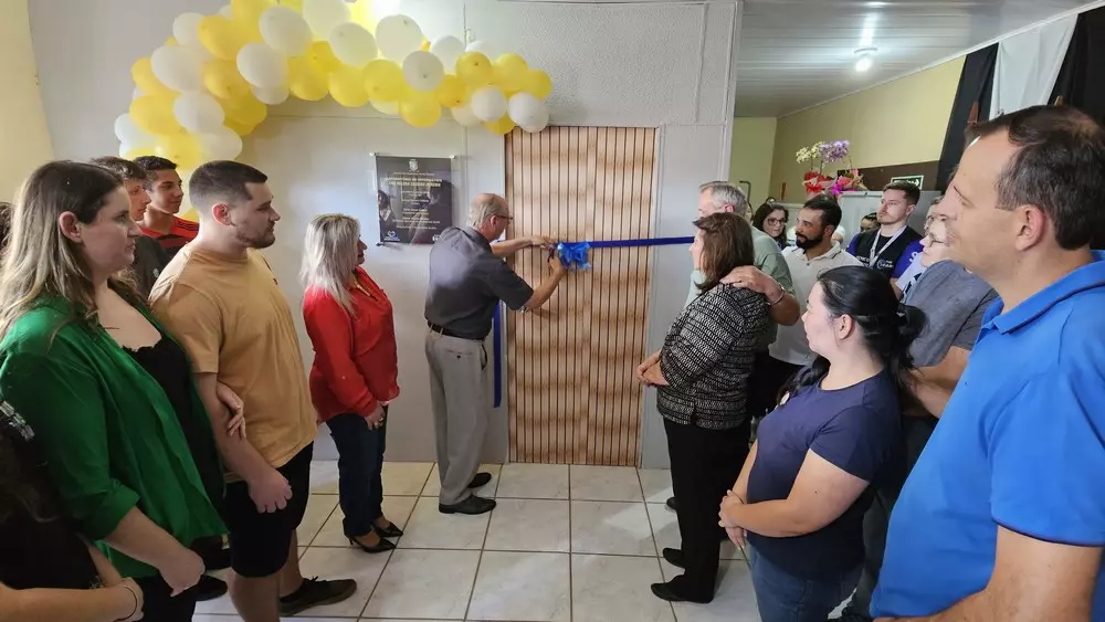 Prefeitura inaugura laboratório de informática no Centro de Convivência Henrique Witt